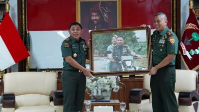 Pererat Sinergitas Dua Lembaga TNI AD, Pangdam XIV/Hsn Kunjungan Pangdivif-3/Kostrad