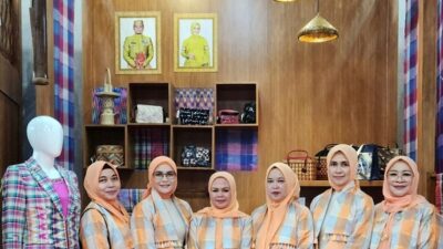 Ikuti Inacraft 2024 di JCC Senayan, Dekranasda Gowa Pamerkan Sarung Sutera Cura’ Labba