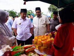 Safari Ramadan Pj Gubernur di Maros, Salurkan Bantuan Sembako hingga Tanam Pisang Cavendish