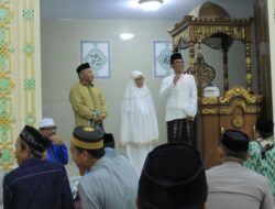 Pj. Bupati Takalar Hadiahi Jamaah yang Khatam Al Qur’an
