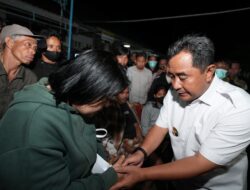 Bahtiar Kunjungi Korban Longsor di Tator: Sabar ki Semua