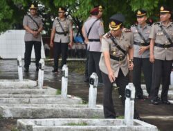 Jelang HUT Bhayangkara, Kapolres Bulukumba Pimpin Ziarah ke Taman Makam Pahlawan