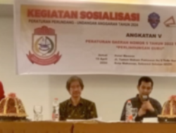 Apiaty Amin Syam Saat Sosialisasi Perda Tentang Perlindungan Guru