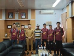 Wabup Suaib Lepas 7 Pesepakbola Muda Lutra Ikut Seleksi Final Akademi PSM