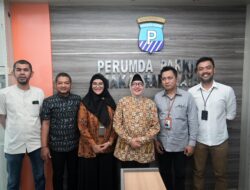 8 Pegawai Perumda Parkir Makassar Terima SK 100%, Indira: Harus Pacu Kinerja