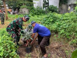 Koramil 1408-09/Tamalate Jaga Lingkungan dan Cegah Banjir dengan Tanam Pohon 
