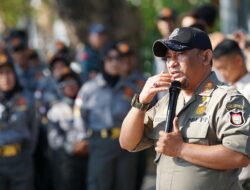 Satpol PP dan Damkarmat Makassar Latih Satlinmas Tangani Kebakaran Tabung Gas
