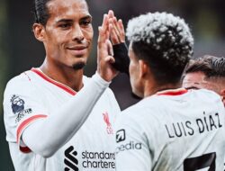 Liga Inggris: Liverpool Bantai MU 3-0 di Old Trafford