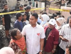Andi Seto Kunjungi dan Beri Bantuan Korban Kebakaran di Kelurahan Gaddong Makassar