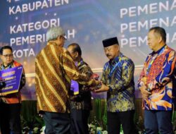 Kadis PUPR Gowa Dampingi Wabup Gowa Terima Penghargaan Nasional