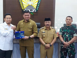 Dinas PUPR Gowa Terima Penghargaan Kategori Penerimaan Pajak 2023 dari KPP Pratama Bantaeng