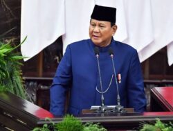 Prabowo Naikkan Anggaran Kesejahteraan Guru jadi Rp81,6 Triliun