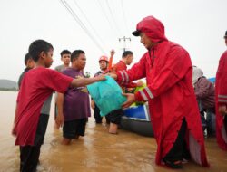 Zudan Kunjungi Lokasi Banjir di Pangkep, Pastikan Logistik Tertangani Baik