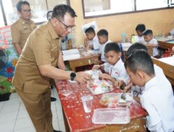 MBG Diujicobakan, 6.400 Paket Didistribusikan di Kecamatan Somba Opu