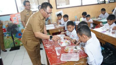 MBG Diujicobakan, 6.400 Paket Didistribusikan di Kecamatan Somba Opu