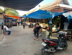 Dirutinkan, Personil Koramil 1408-09/Tamalate Bersinergi Bersihkan Pasar