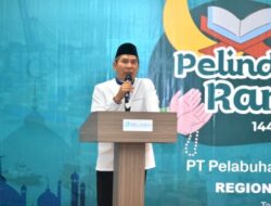 Dirut Pelindo Kunjungi Pelabuhan Semayang, Pastikan Kelancaran Operasional dan Serahkan Bantuan Sosial