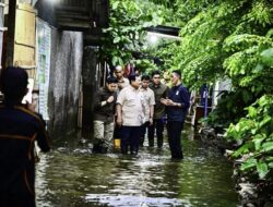 Presiden Prabowo Tinjau Lokasi Banjir di Bekasi dan Buka Puasa Bersama Warga