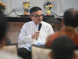 Pemprov Sulsel Mediasi Driver Ojol dengan Aplikator, Bahas Tarif Dasar Angkutan