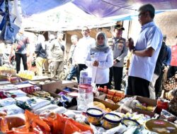 Bupati dan Wabup Sinjai Sidak Pasar, Pastikan Harga dan Stok Bahan Pokok Aman Selama Ramadhan