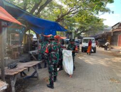 Personil Koramil 1408-09/Tamalate Bersinergi Bersihkan Pasar