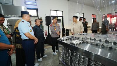 Kapolri Tinjau SPPG Polda Sulsel, Pastikan Kesiapan Dukung Program MBG