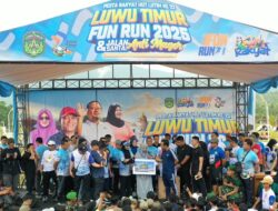 Tangis Nurlina dan Senyum Para Pelajar Dapat Umrah dan Beasiswa dari Gubernur