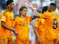 Liga Spanyol: Real Madrid Kalahkan Sevilla 2-0, Diwarnai 2 Kartu Merah