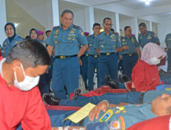 Sambut HUT Ke-75, Lantamal VI Gelar Donor Darah dan Khitanan Massal