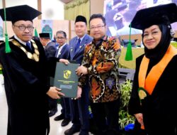 Wabup Gowa Darmawangsyah Dianugerahi Penghargaan dan Pin Emas dari UMI Makassar