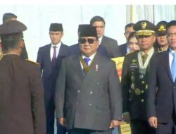 Prabowo-Gibran Hadiri HUT ke-79 Bhayangkara di Silang Monas