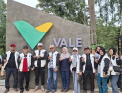 Rektor Unanda Inisiasi Penanaman Bibit Pohon Eboni di Kawasan Nursery PT Vale