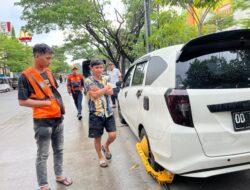 Dishub Razia Kendaraan Parkir di Panakkukang Makassar, 5 Mobil Digembok