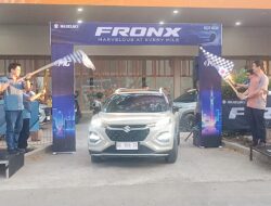 Suzuki Fronx Resmi Mengaspal di Sulselbar, 20 Konsumen Perdana Terima Kunci