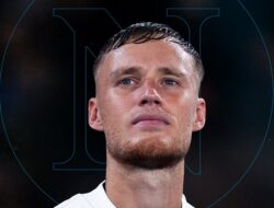 Napoli Boyong Sam Beukeuma dari Bologna, Dikontrak hingga 2030