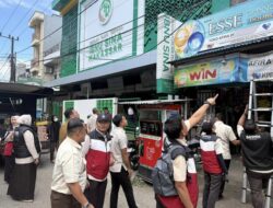 Bapenda Makassar Bongkar Reklame Tak Berizin, Sasar 16 Titik