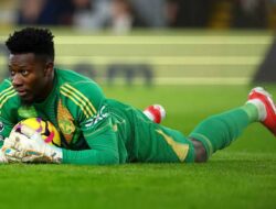 MU Incar Emiliano Martinez, Mau Depak Onana?