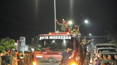 Massa Aksi Tak Terkendali, Gedung DPRD Dibakar, Pangdivif 3 Kostrad Buka Akses Jalan Untuk Pemadam 