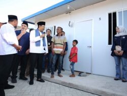 Mensos Serahkan Bantuan 20 Rumah untuk Nelayan di Untia Makassar