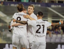 Liga Italia: Napoli Puncaki Klasemen Sementara Usai Tekuk Fiorentina 3-1