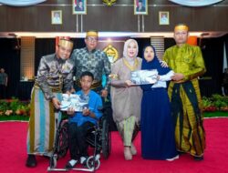 902 Siswa Disabilitas Dapat Bantuan Tabungan Pendidikan dari Gubernur Sulsel