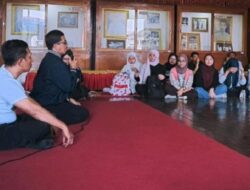 Belajar Sejarah Gowa, Mahasiswa UM Malaysia dan Unhas Kunjungi Museum Balla Lompoa