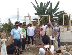 Bupati Ratnawati Tinjau Progres Pembangunan Rumah Layak Huni di Gunung Perak