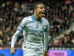 Liga Prancis: Marseille Bantai Nice 5-1