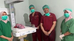 Tim Medis Unhas Operasi Caesar 3 Ibu Hamil Korban Banjir di Aceh