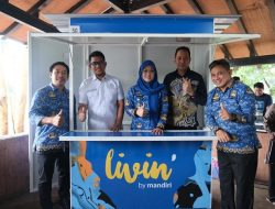 Pemkab Gowa Gandeng Bank Mandiri Perkuat Daya Saing UMKM, Serahkan 50 Gerobak