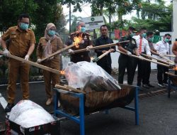 Kejari Gowa Musnahkan 4.900 Lembar Uang Palsu Senilai Rp400 Juta, Dihadiri Bupati dan Pihak BI