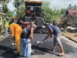 Jalan Rusak Selama 20 Tahun Akhirnya Diperbaiki, Bupati Lutra: Berkat Bantuan dari Pemprov
