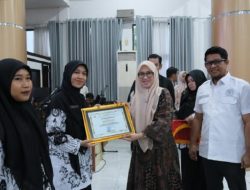 Wakil Ketua DPRD Gowa Hadiri Penganugerahan Guru Berprestasi dan Berdedikasi