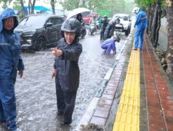 Bupati Gowa Cek Langsung Genangan Air Titik Rawan Banjir di Somba Opu, Ini Hasilnya